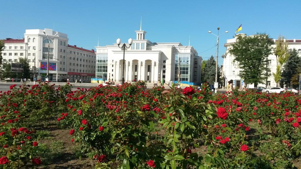 خيرسون Summer In The Center Of The City المظهر الخارجي الصورة