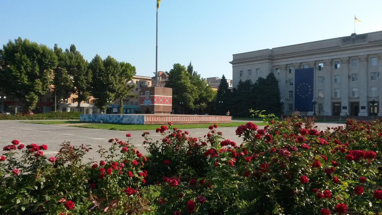 خيرسون Summer In The Center Of The City المظهر الخارجي الصورة